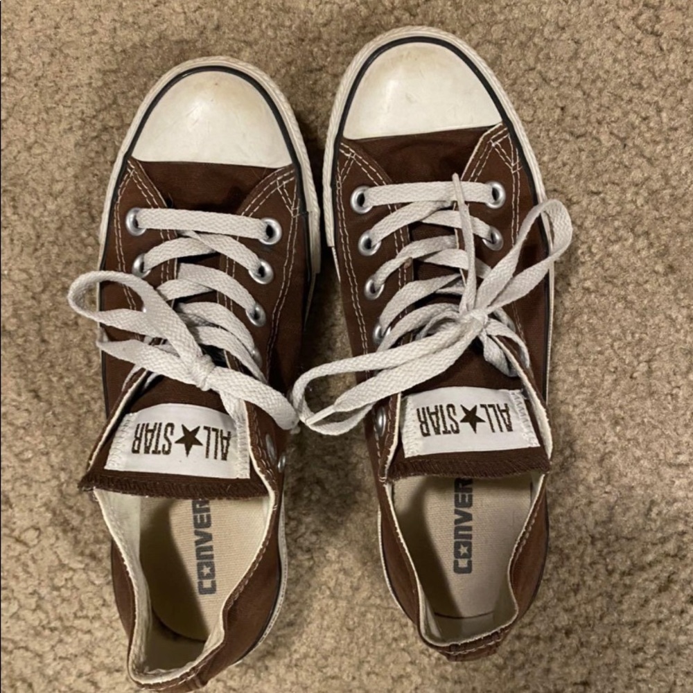 Gently used brown converse. Size 7